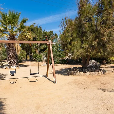 Sunrock - Menexes Aparthotel Naxos City