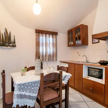 Sunrock - Menexes Aparthotel 3*