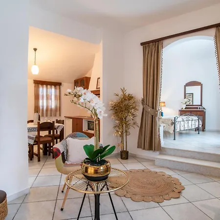 Aparthotel Sunrock - Menexes 3*