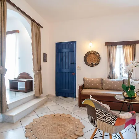 Sunrock - Menexes Aparthotel Naxos City