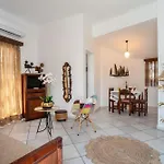 Sunrock - Menexes Aparthotel