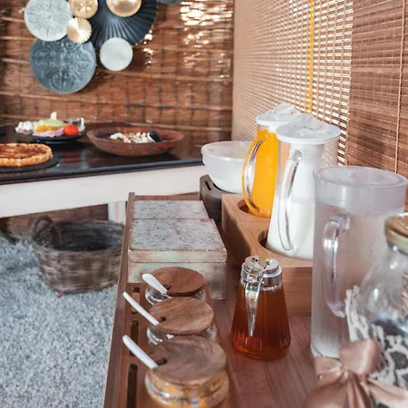 Sunrock - Menexes Stelida (Naxos)